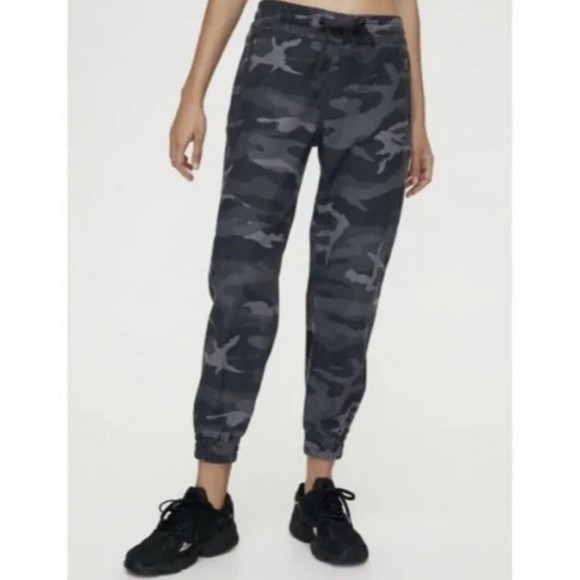 TNA Aritzia Alix Grey Camo Cotton Twill Joggers M Dark Eclipse  30x29 - Picture 1 of 8
